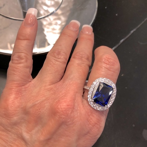 BLUE AND WHITE CZ RING - Picture 7 of 8